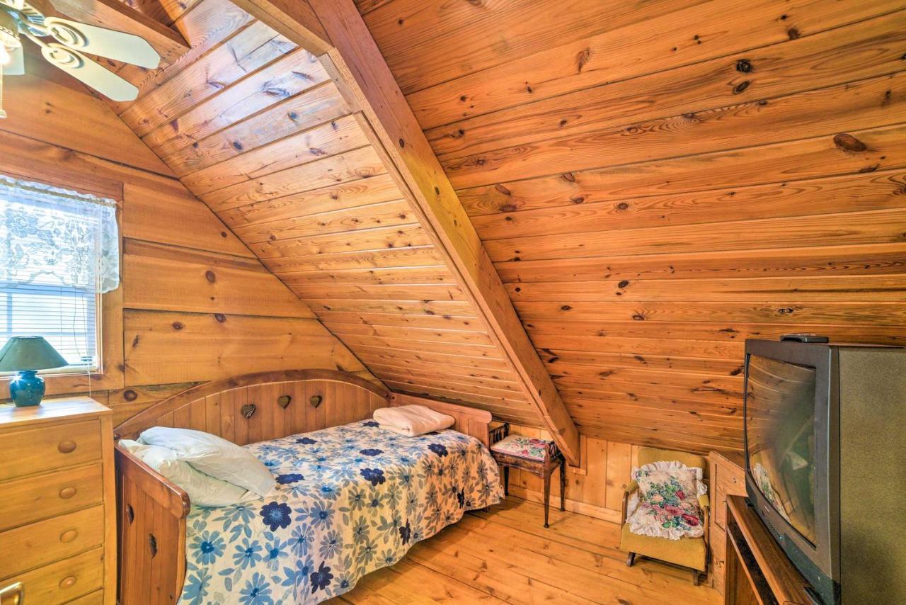 Cozy Tellico Plains Cabin With Large Mountain Creek! Экстерьер фото
